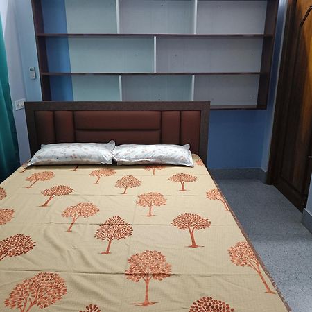 Ujjayanta Homestay Агартала Екстериор снимка