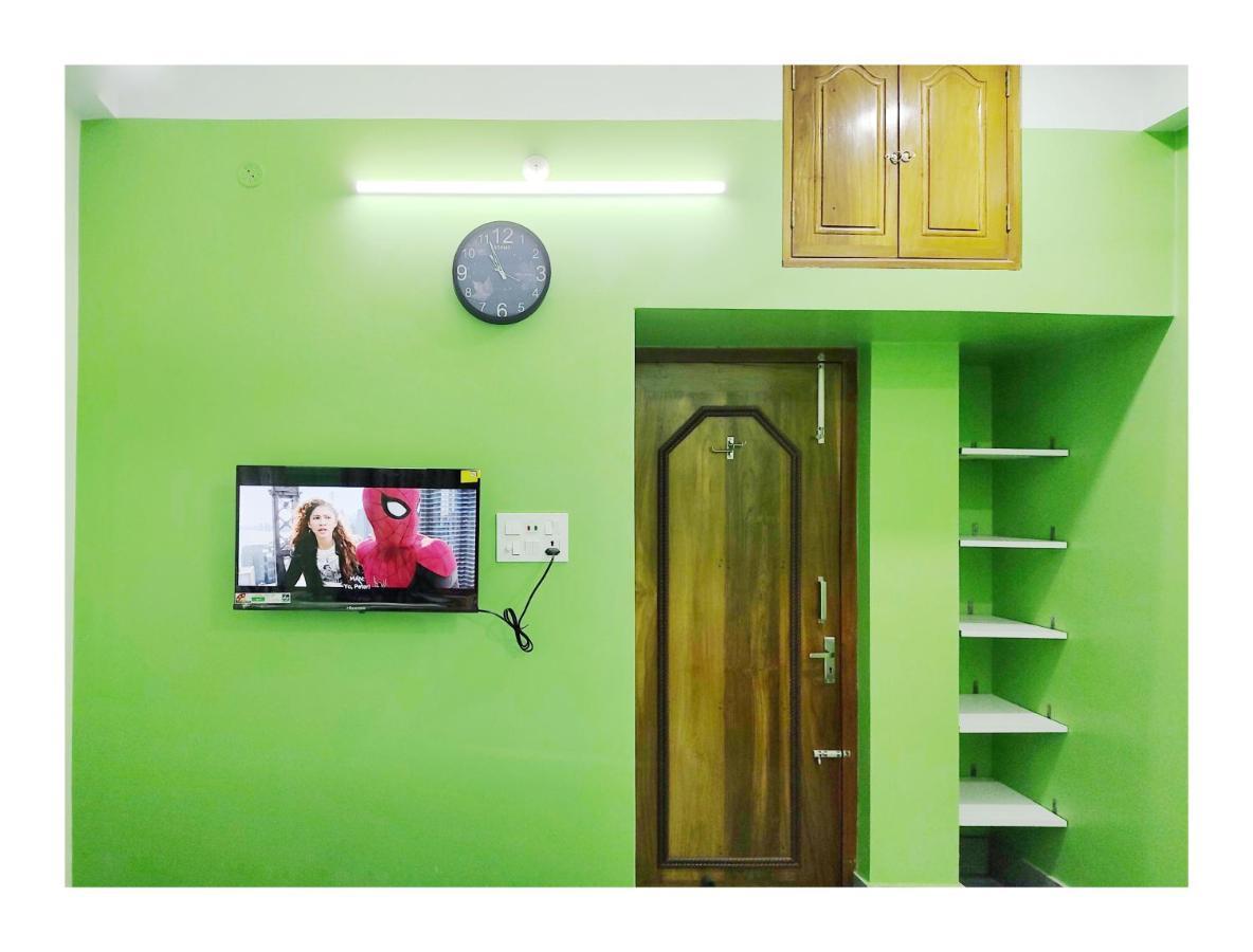 Ujjayanta Homestay Агартала Екстериор снимка