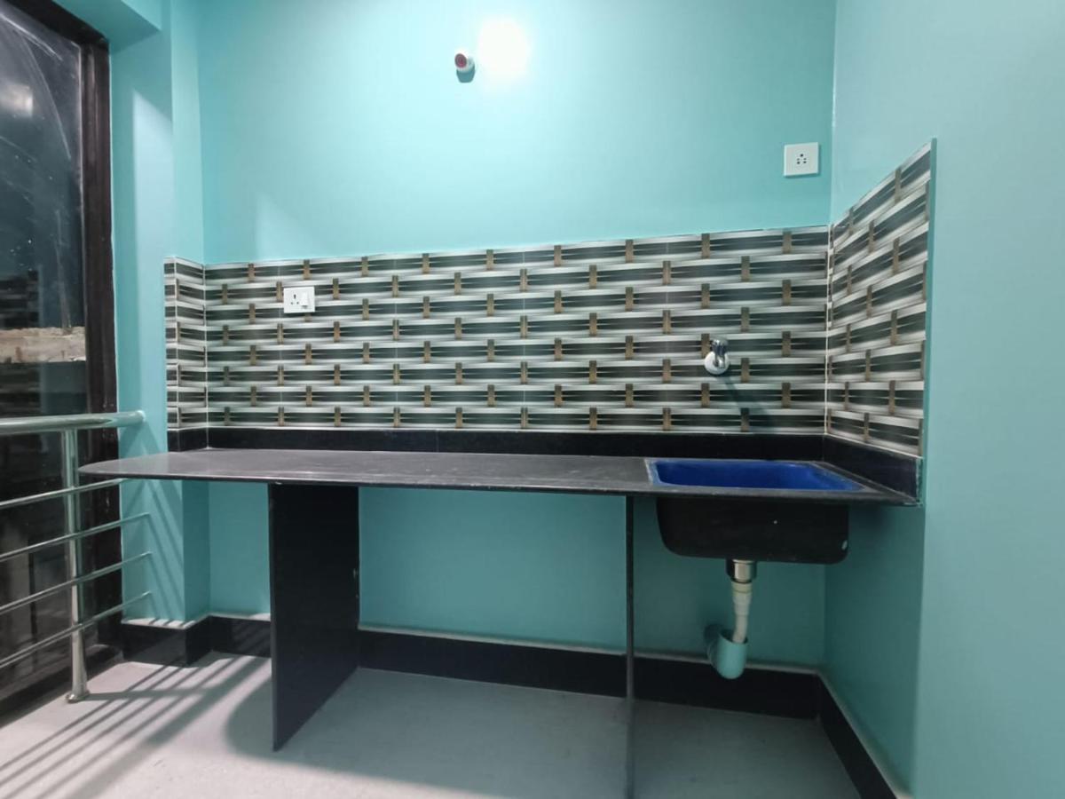 Ujjayanta Homestay Агартала Екстериор снимка