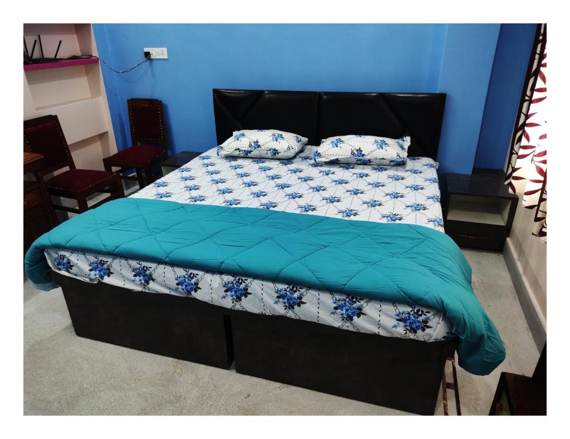Ujjayanta Homestay Агартала Екстериор снимка