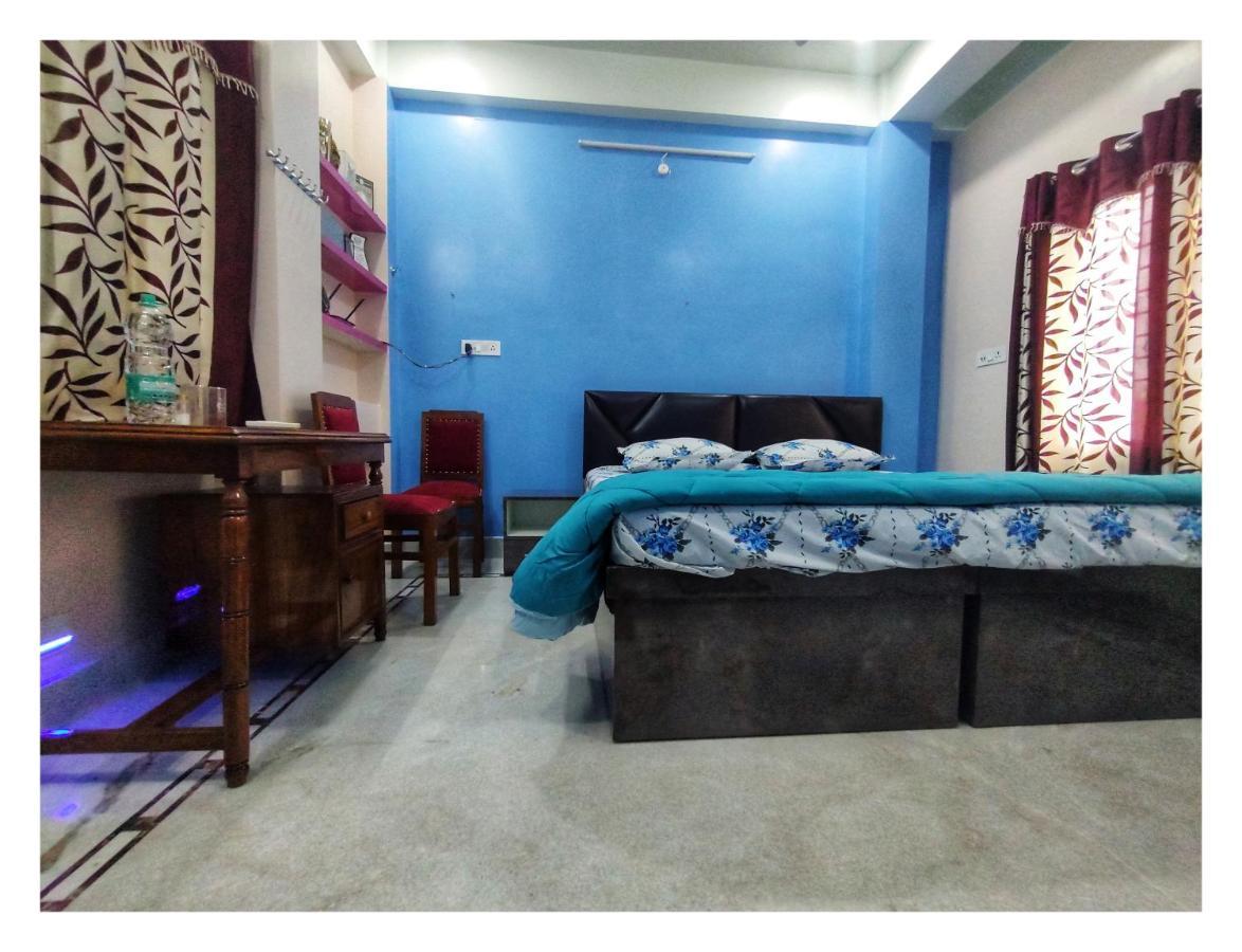 Ujjayanta Homestay Агартала Екстериор снимка
