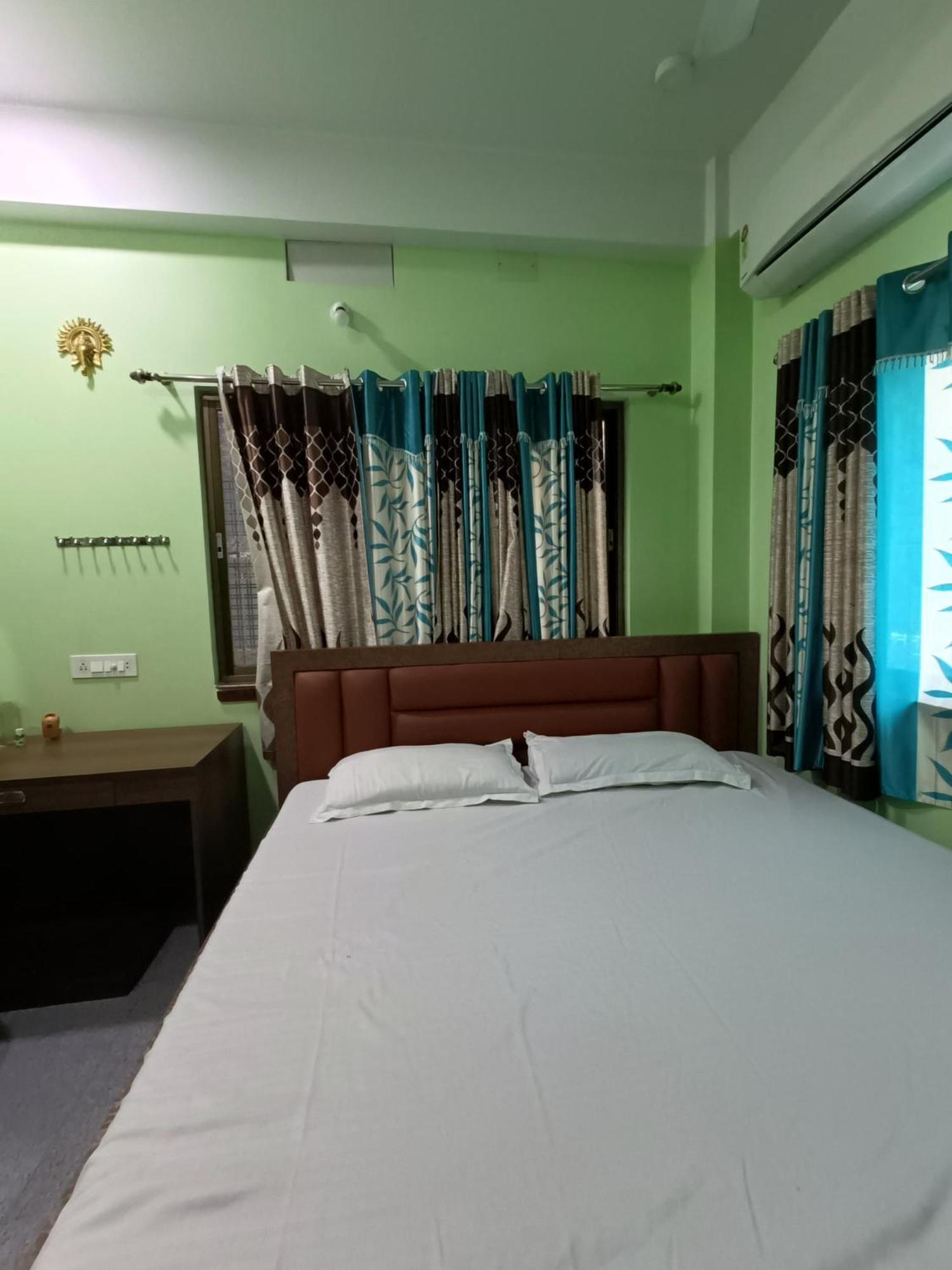 Ujjayanta Homestay Агартала Екстериор снимка