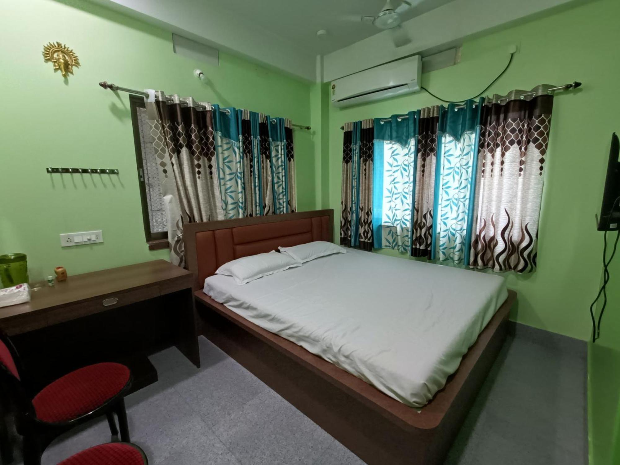 Ujjayanta Homestay Агартала Екстериор снимка